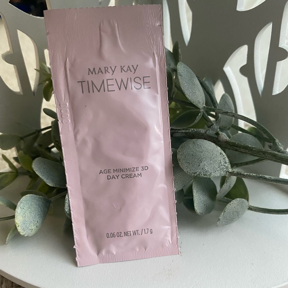 Mary Kay TIMEWISE age minimize 3D day cream SAMPLE